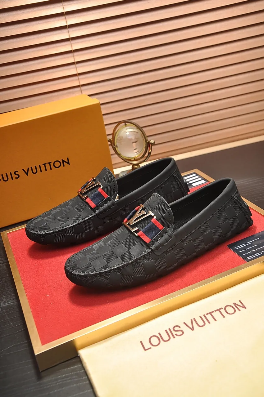 Men's men's shoes 💰420💶 [LV Doudou shoes] (water-dyed cowhide lining) new model is on the market, available on the official website. The new Doudou shoes are processed into single-color materials, and the uppers are made of imported horsehide leather. The body of the shoe is fully hemmed with mark thread, and is lined with imported original cowhide leather. The elegant shoe shape is super suitable for all-matching, and the size is 38-44.
